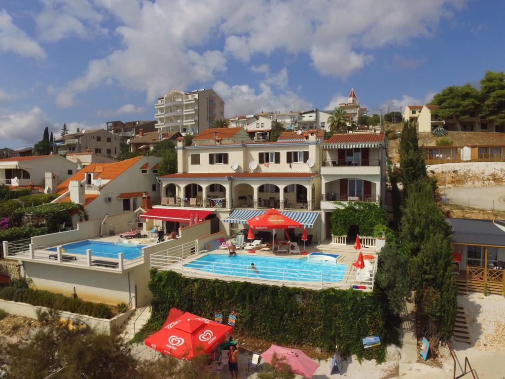 Apartments Villa Marija Seget Vranjica Eksteriør bilde